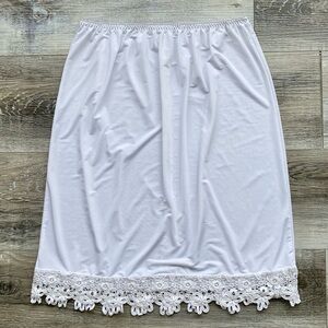 White Slip with Lace Hem Knee Length Petticoat S/M